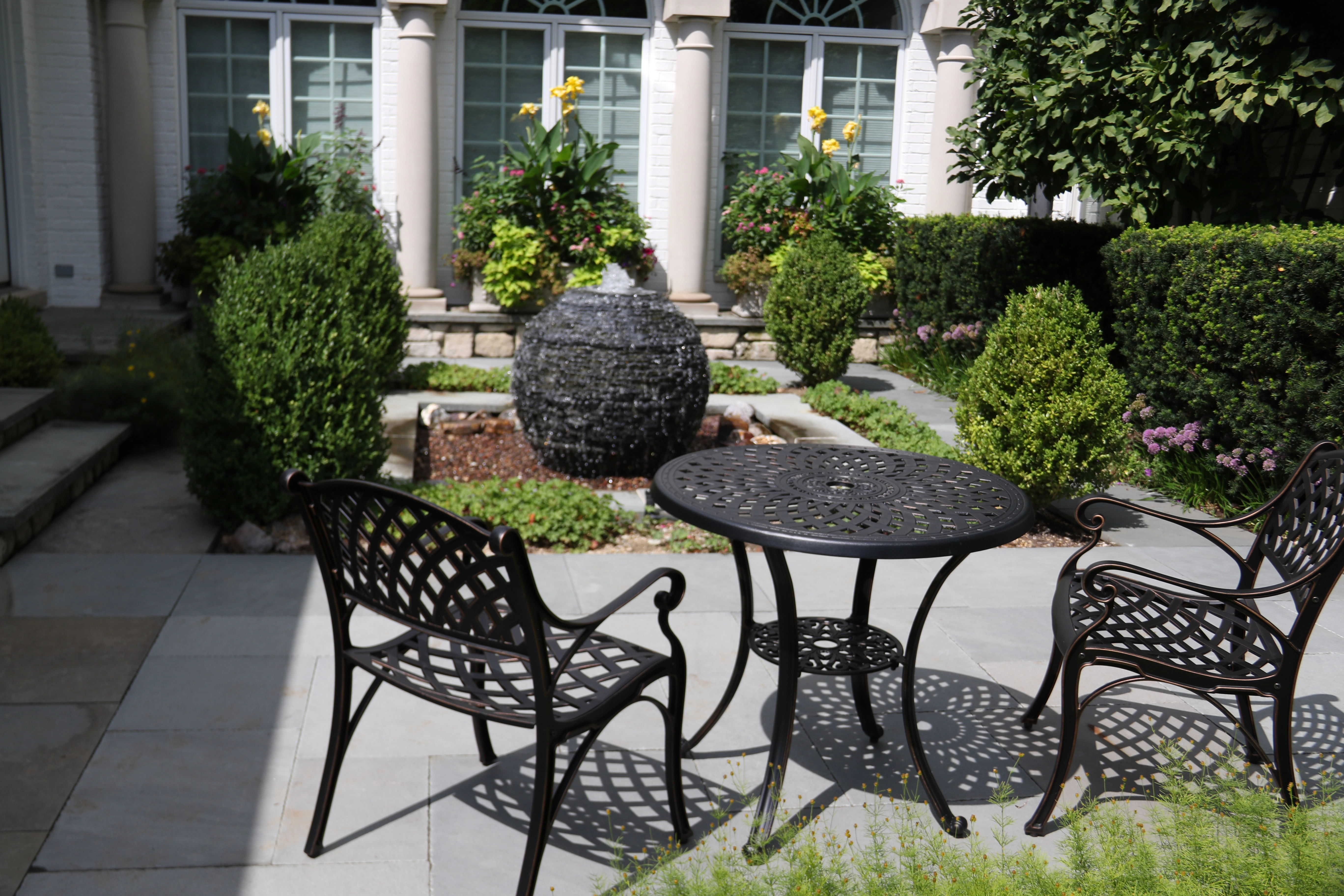 Fountainscape seating area in Woodbury Minnesota